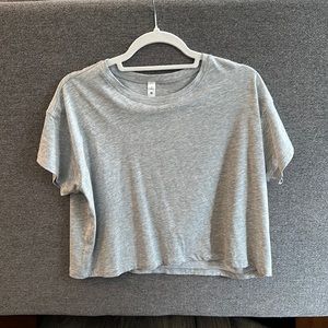 Lululemon cates T. Washed but never worn
